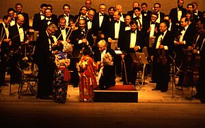 Archivo:1985-9-3 Leonard BernsteinImg、Israel Philharmonic Orchestra in Osaka Festival Hall, Mahler Symphony No. 9 in D major 851☆彡