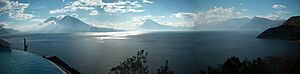 Archivo:Atitlan Lake