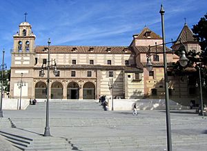 Basílica de Santa María de la Victoria, Málaga (16430254769) (cropped).jpg