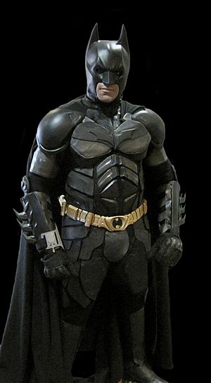 Archivo:Batman (black background)