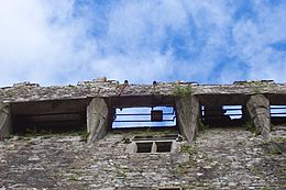 Archivo:Blarney Stone from below