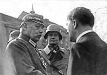 Archivo:Bundesarchiv Bild 102-16082, Tag von Potsdam, Hindenburg, Blomberg, Hitler
