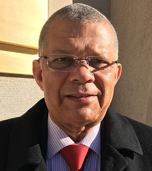 Carlos Veiga VOA (cropped)