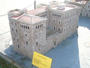 Archivo:Catalunya en Miniatura-Casa de l'Ardiaca