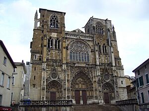 Archivo:Cathedrale.vienne38.01