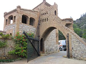 Archivo:Celler Güell02