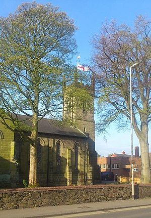 Archivo:Christ Church Coalville, pictured on Saint George's Day, April 23rd 2014