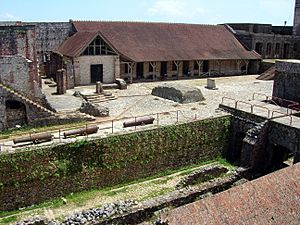 Archivo:Citadelle Laferrière terrace 2