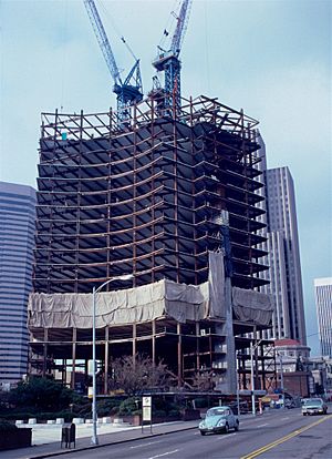 Archivo:Columbia Center under construction, Dec 1983