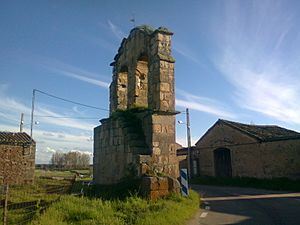 Archivo:Espadaña Espino de los Doctores