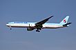 HL8216 - Korean Air Lines - Boeing 777-3B5(ER) - ICN (18046598409).jpg