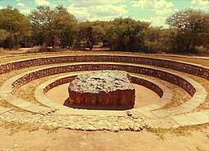 Archivo:Hoba Meteorite sire