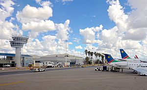 Archivo:Hosea Kutako International Airport, Namibia (2017)