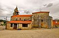 Iglesia de San Juan Baustista en Pino del Oro vista lateral