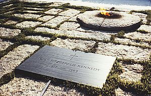 Archivo:JFK grave