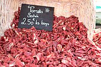Archivo:Market Aix-en-Provence 20100828 Sun-dried tomatoes