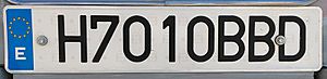 Archivo:Matrícula automovilística España 2000 H 7010BBD históricos