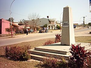Archivo:Monolito San Fernando del Río Negro
