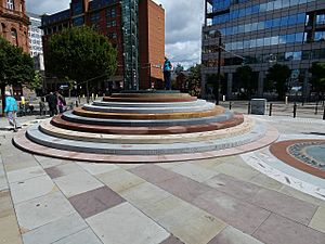 Archivo:Peterloo Memorial (geograph 6240951)