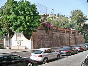 Archivo:Reding Fountain and Retaining Wall of the Old Hacienda Giró