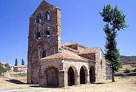 San Salvador de Cantamuda (Palencia).jpg