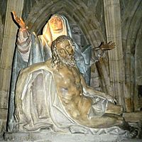 Archivo:Santander Catedral, Parroquia (cripta) del Santísimo Cristo. Réplica de Piedad de Gregorio Fernández