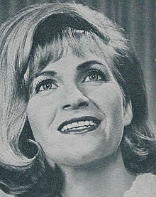 Skeeter Davis 1960s portrait.jpg