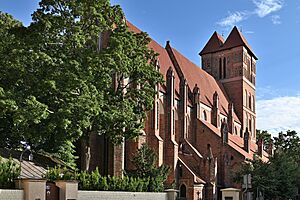 Archivo:20230802 Torun -Iglesia de St. Jakob