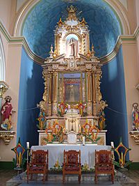 Archivo:ALTAR IGLESIA DE GUCAN - panoramio