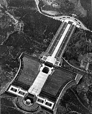Archivo:Aerial shot of Sun Yat-sen's Mausoleum (north, 1938)