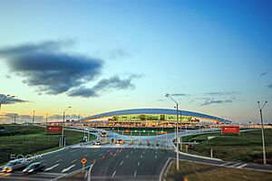 Archivo:Airport (235599585)