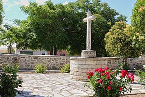 Archivo:Atrio de la Ermita de Nuestra Señora de Revilla 