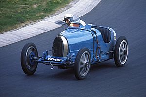 Archivo:Bugatti 35, Bj 1924, M Nicolosi - 1976