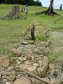Archivo:Camino Real close the shore of Alajuela Lake