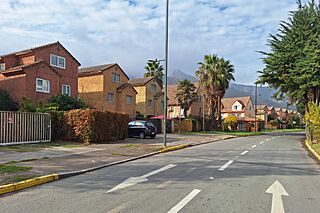 Casas en Avenida El Guanaco Norte, Huechuraba, Santiago 20240521.jpg