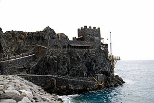 Archivo:Castillo del mar - La Gomera