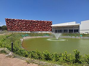 Archivo:Centro de convenciones de chitre