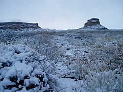 Archivo:Chaco Canyon Fajada Butte in snow NPS