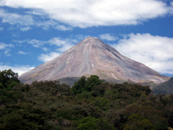Archivo:Colima Volcano