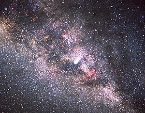 Archivo:Comet Halley and the Milky Way
