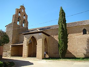 Archivo:Cuenca de Campos iglesia Santa Maria Castillo lou