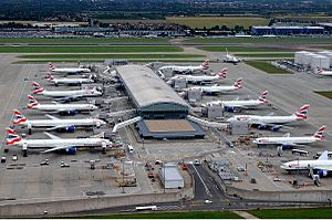 Archivo:Heathrow Terminal 5C Iwelumo-1