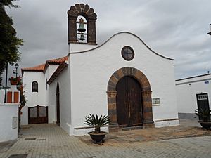 Archivo:Iglesia Nuestra Señora de La Luz (2)