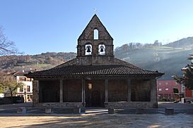 Iglesia de San Nicolás, en Villoria (Laviana), 1.jpg