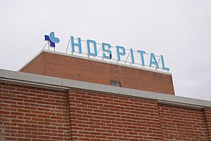 Archivo:Letrero del Hospital de Medina del Campo