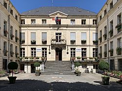 Mairie de Bagnères de Luchon-20190715.jpg