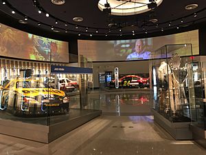 Archivo:NASCAR Hall of Fame Hall of Honor