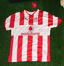 Archivo:Olympiakos Shirt 2008-2009