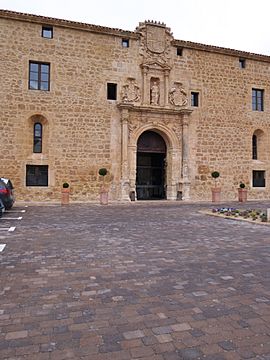 Pontificia y Real Universidad de Santa Catalina (1549). Portada.jpg