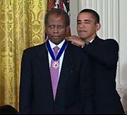 Archivo:Sidney Poitier PMF